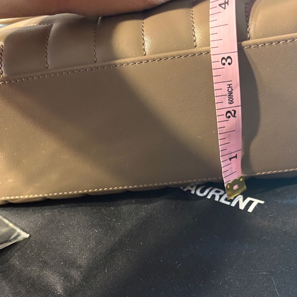 Saint Laurent Beige Quilted Shoulder Bag - Picture 5 of 11